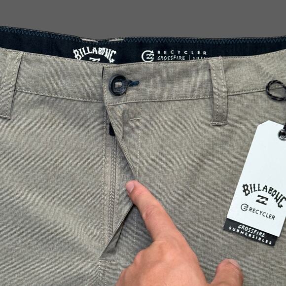 Billabong Crossfire Mid Hybrid Shorts Khaki Size 40 NWT Mens - Picture 3 of 8